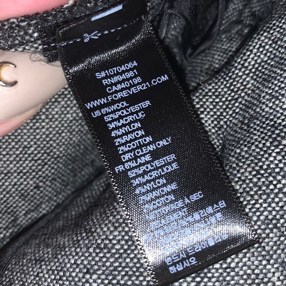 Large Gray Tweed Cuff Hem Woven Shorts w Black Belt - Picture 11 of 15